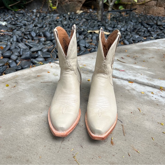 Lucchese ‘April’ Cowgirl Booties - Picture 8 of 11